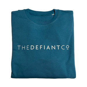 A high-quality Crewneck Sweatshirt for use in the gym and beyond! Crewnecks are absolutely indispensable basics – and this Sweatshirt is a firm favourite for its soft wearing comfort. The crewneck is a standard unisex fit and has the Famous The Defiant Co logo embossed across the chest. The colour is Atlantic blue.